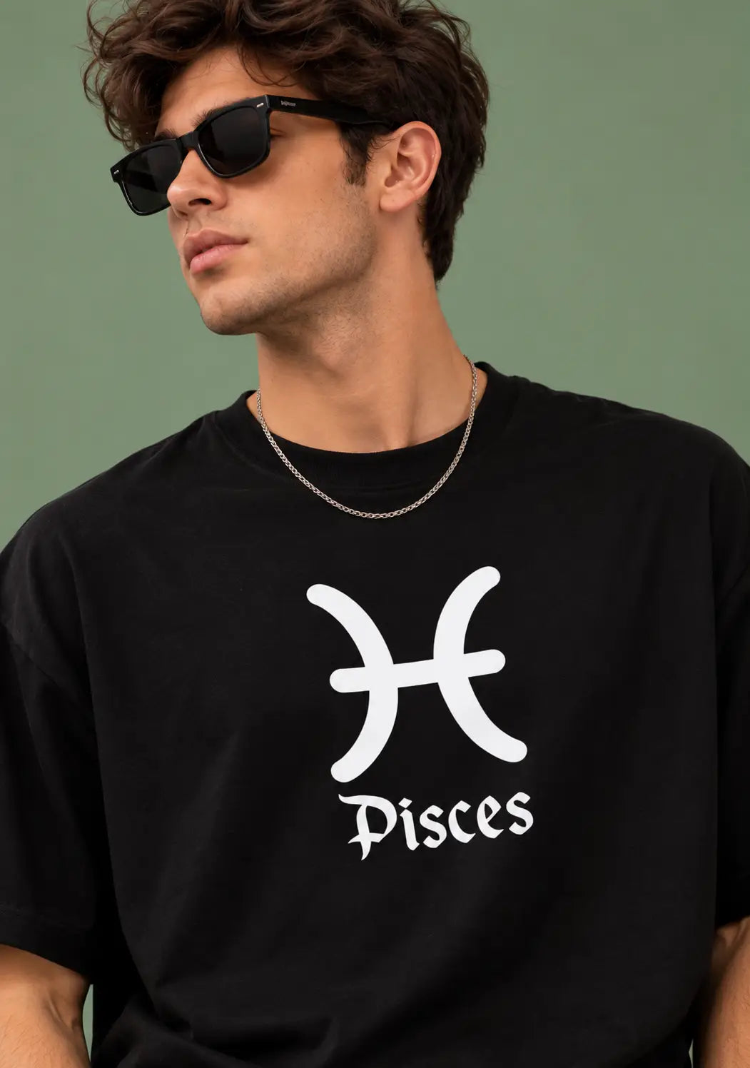 Pisces zodiac black oversized horoscope t-shirt