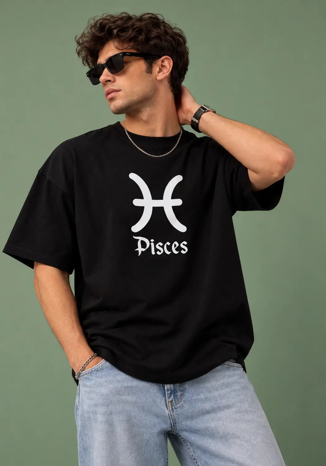 Pisces zodiac black oversized horoscope t-shirt
